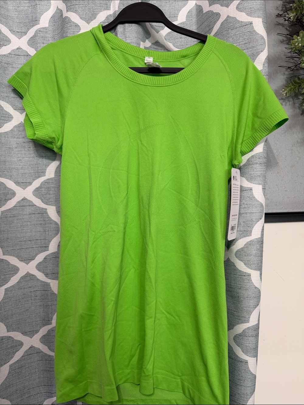 CRZ YOGA Short Sleeve Crewneck Tee in Bright Green